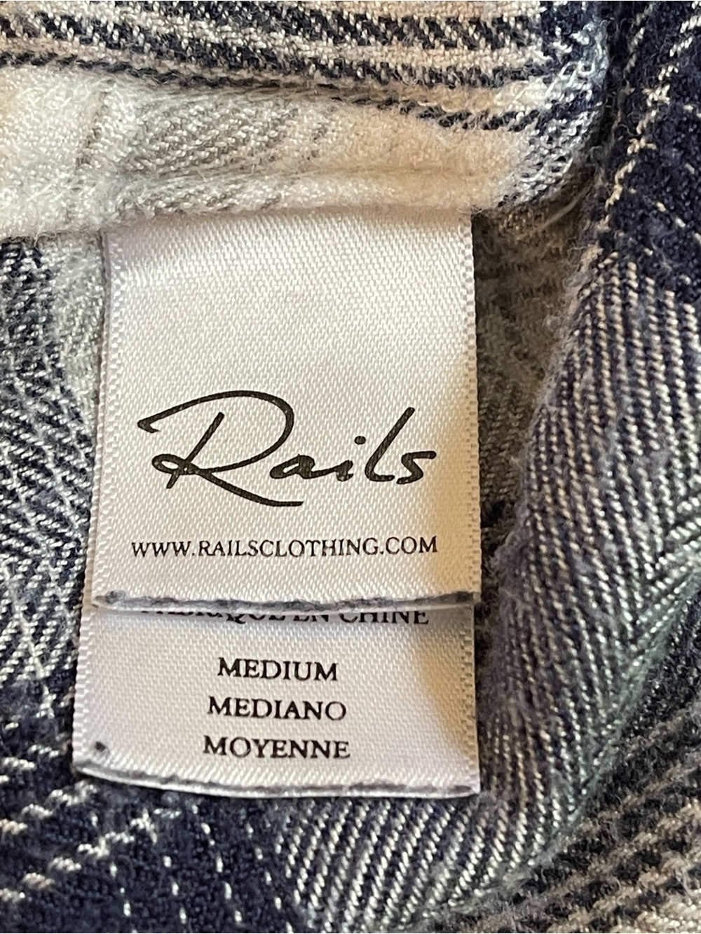 Rails Plaid Button Front Shirt Medium Blue Gray White Rayon Long Sleeve Flannel - Picture 4 of 5